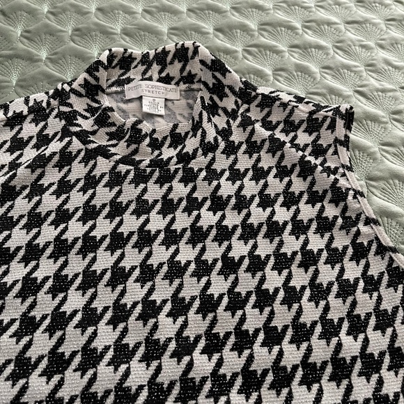 Women’s top - Picture 1 of 3